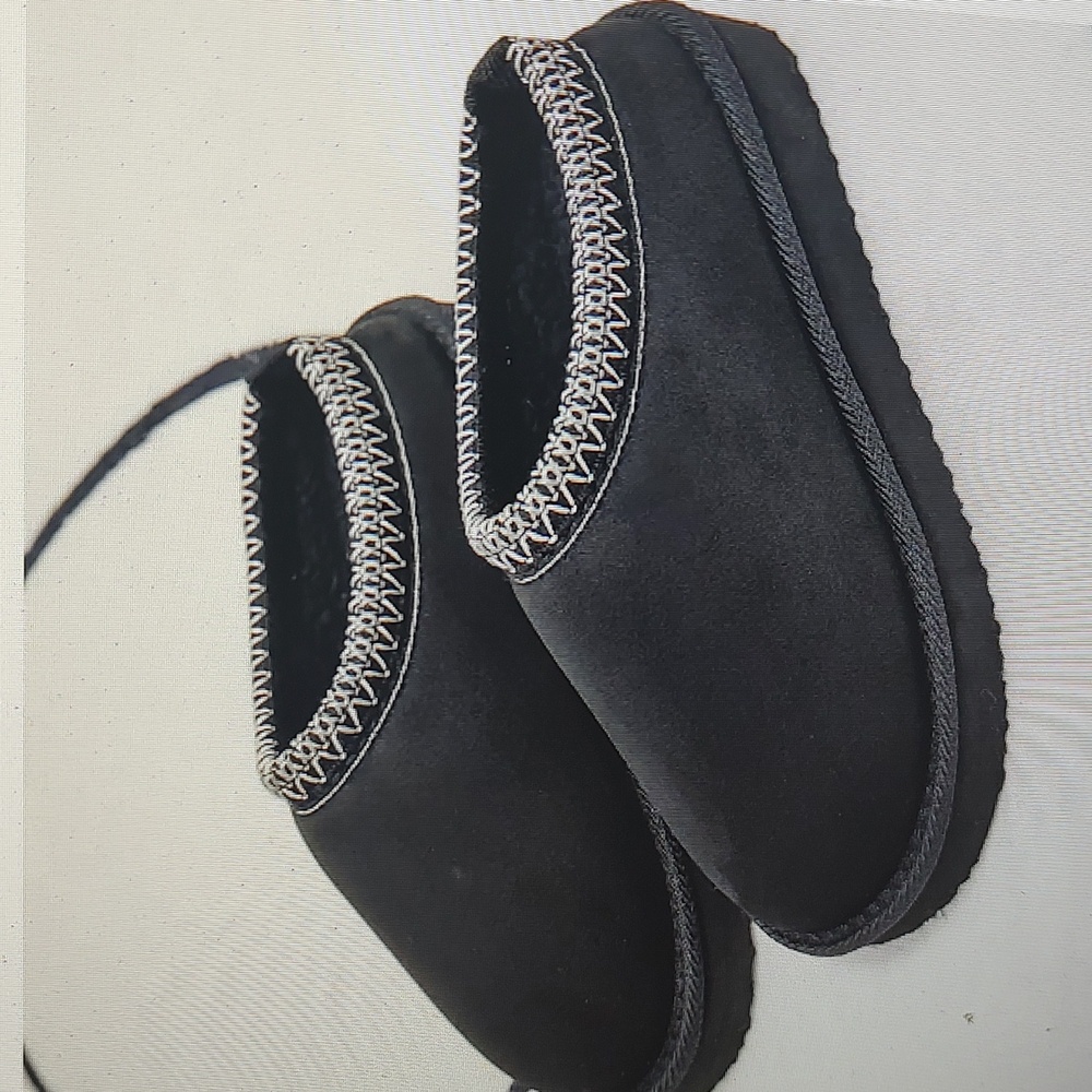 NWT PLUSH LINED SLIPPERS INDOOR/OUTDOOR - Picture 2 of 2